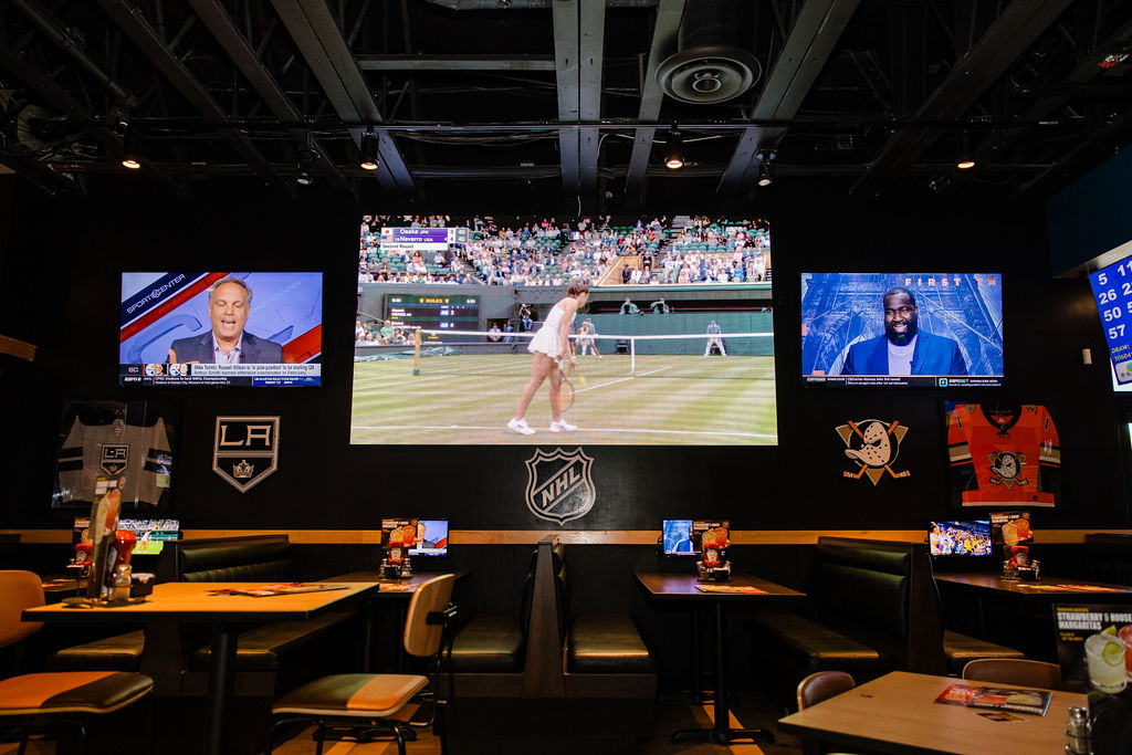 advantages of using led walls for franchise businesses